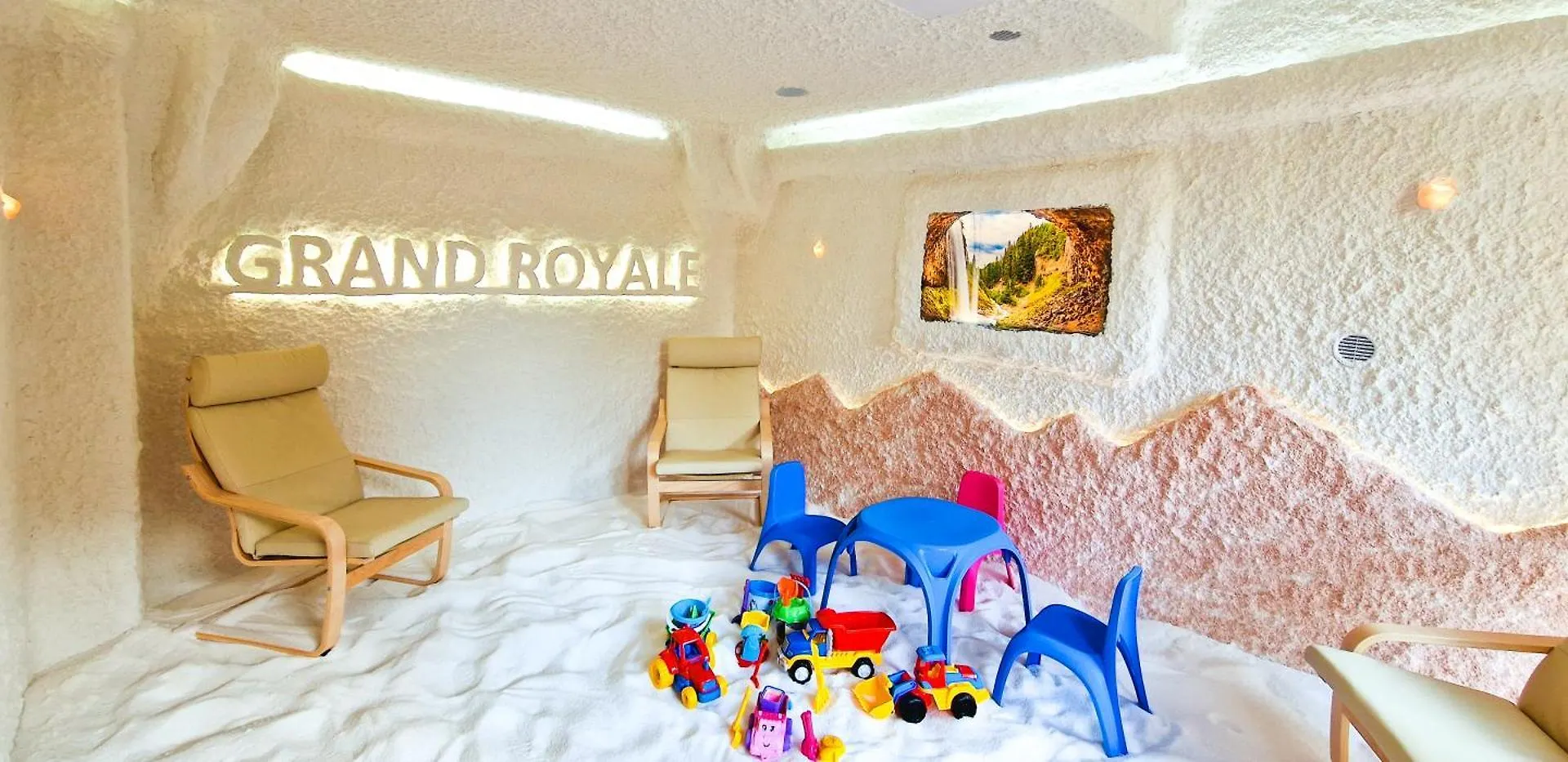 Grand Royale Apartment Complex & Spa Bansko 4*,
