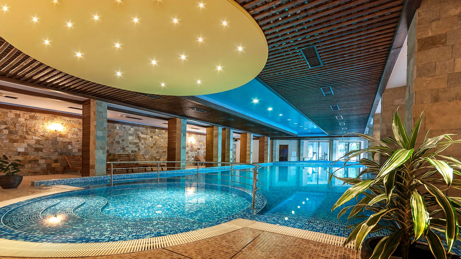 Grand Royale Apartment Complex & Spa バンスコ 4*,